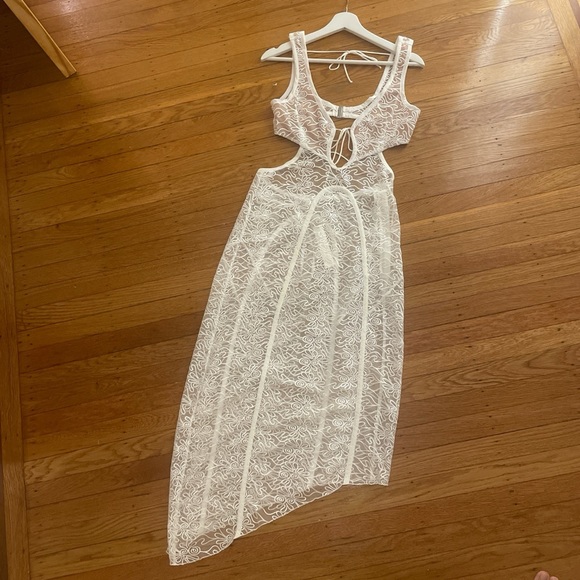 For Love And Lemons Dresses & Skirts - For love and lemons midi white lace dress with cutout detail